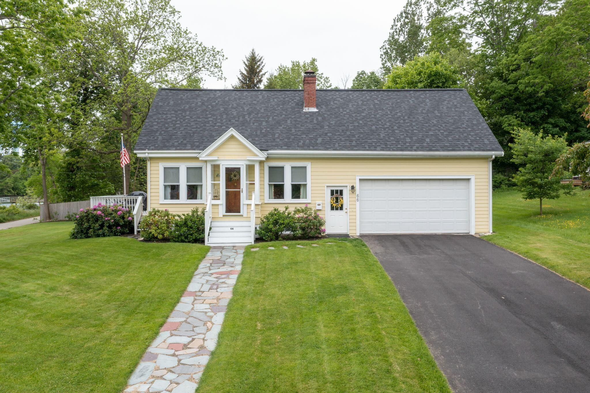 66 Whipple Road Kittery, ME 03904 - Photo 2 of 35 66 whipple rd kittery maine 06