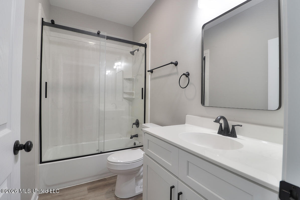 166 Daisy Street Biloxi, MS 39531 - Photo 11 of 15 11GuestBath