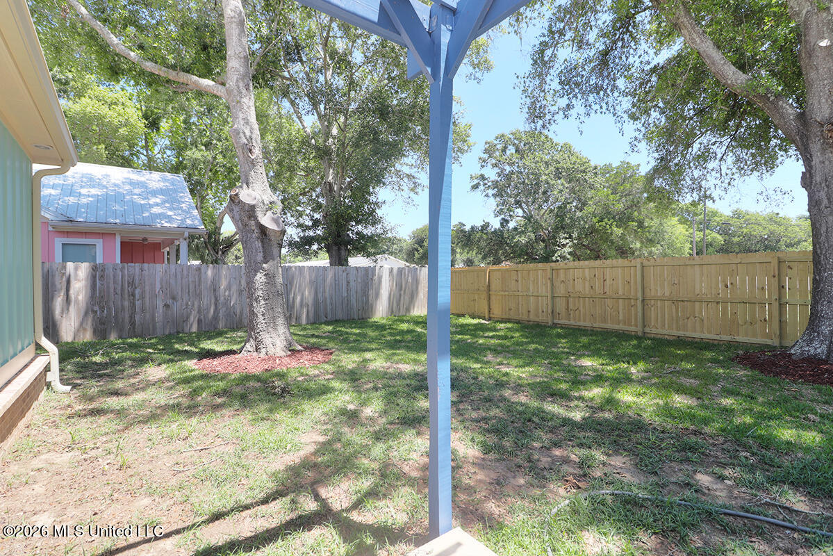 166 Daisy Street Biloxi, MS 39531 - Photo 14 of 15 14Backyard3