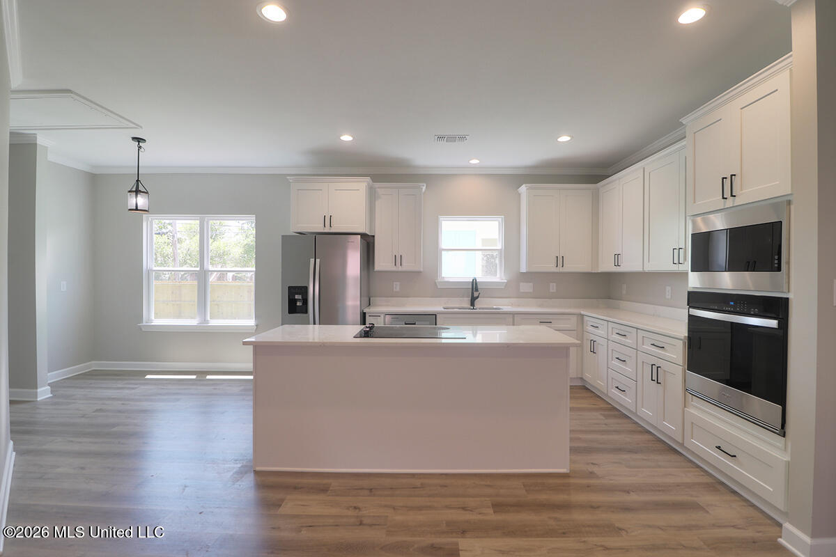 166 Daisy Street Biloxi, MS 39531 - Photo 2 of 15 2Kitchen1