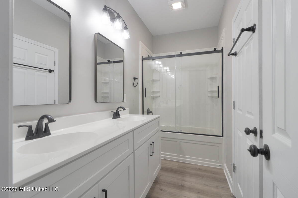 166 Daisy Street Biloxi, MS 39531 - Photo 7 of 15 7MasterBath
