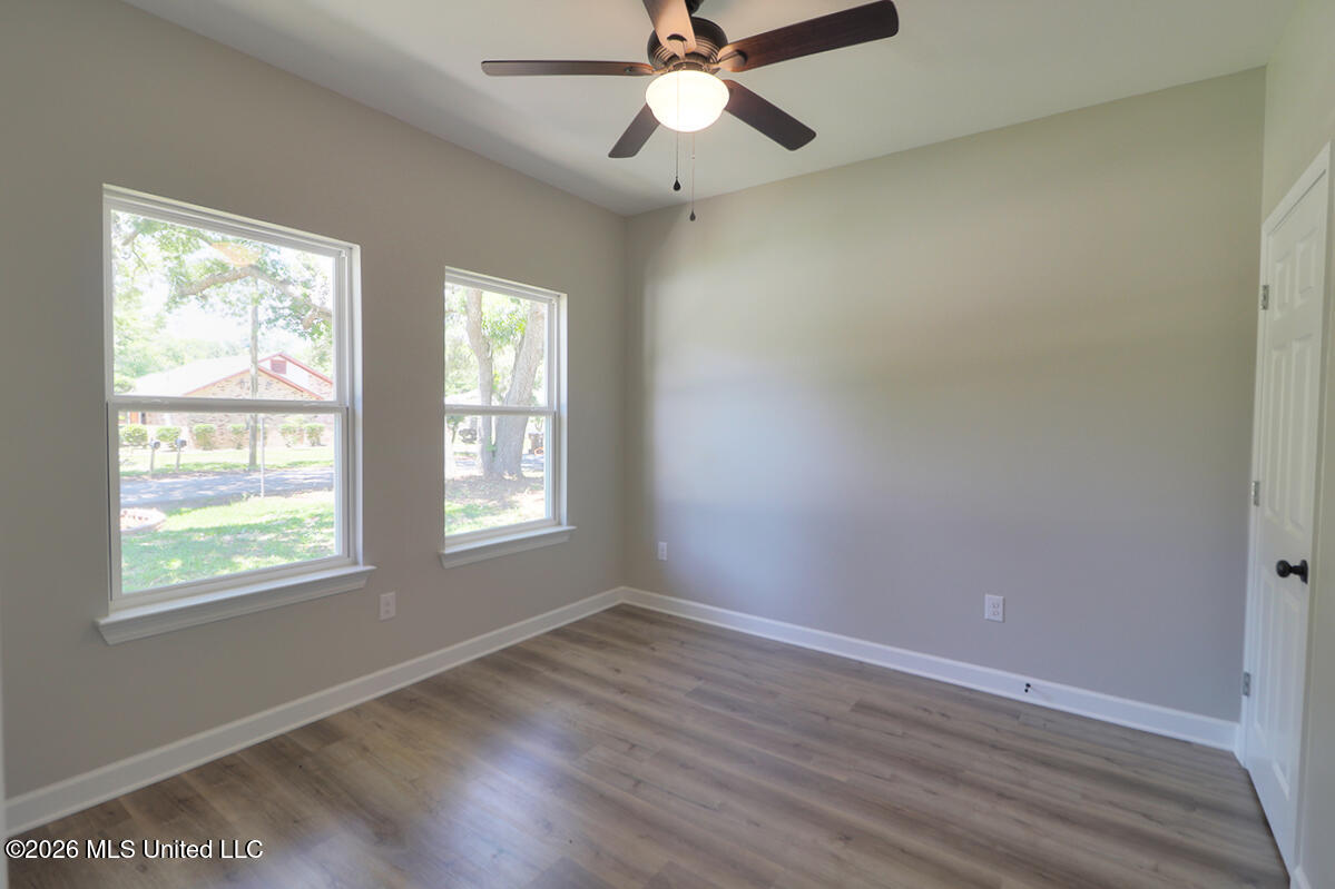 166 Daisy Street Biloxi, MS 39531 - Photo 9 of 15 9GuestBed1
