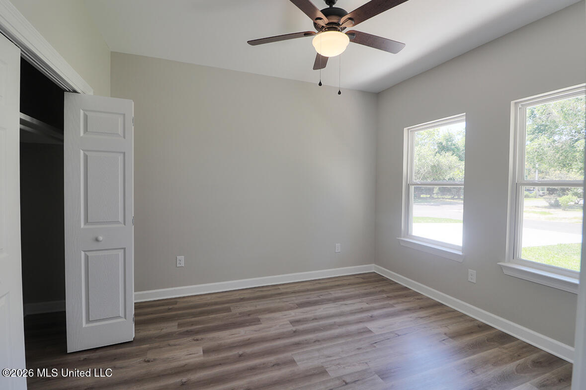 166 Daisy Street Biloxi, MS 39531 - Photo 10 of 15 10GuestBed2
