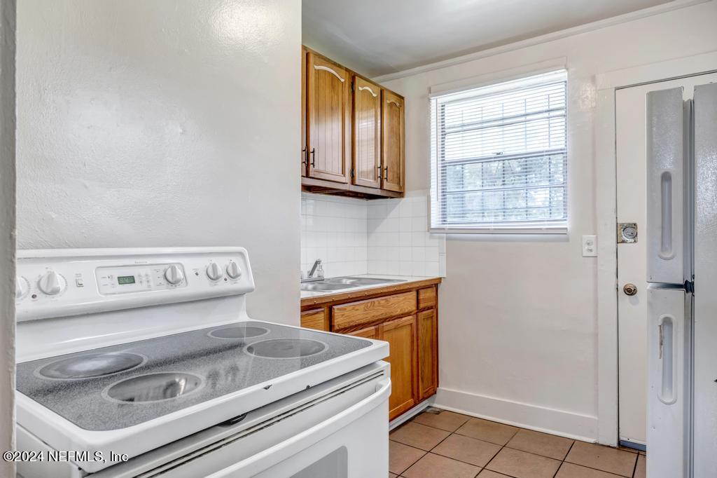 2920 Moncrief Road Jacksonville, FL 32209 - Photo 4 of 33 4
