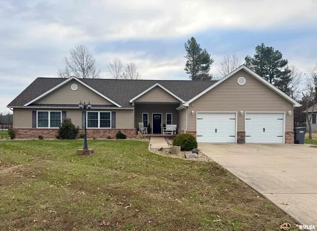 $289,900 | 1809 Sherry Lane, Carterville, IL 62918