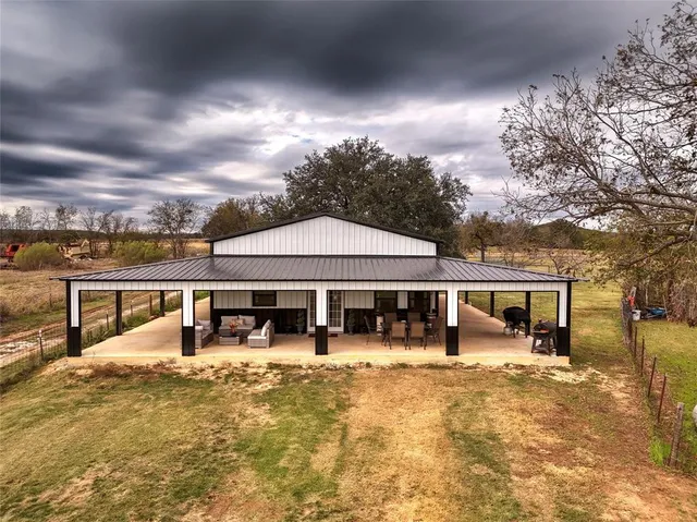 $398,000 | 2579 Highway 6, Clifton, TX 76634
