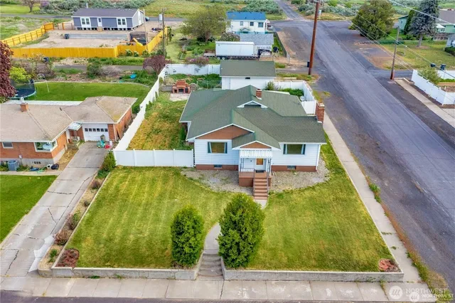 a picture of a bench in room