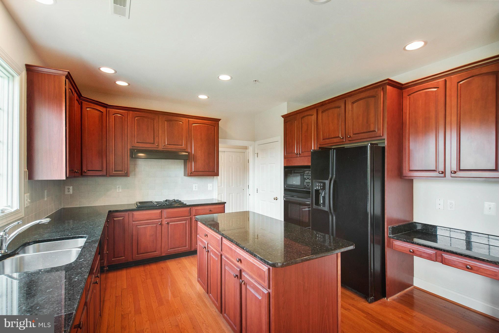 18308 Tapwood Road Boyds, MD 20841 - Photo 11 of 23 Kitchen