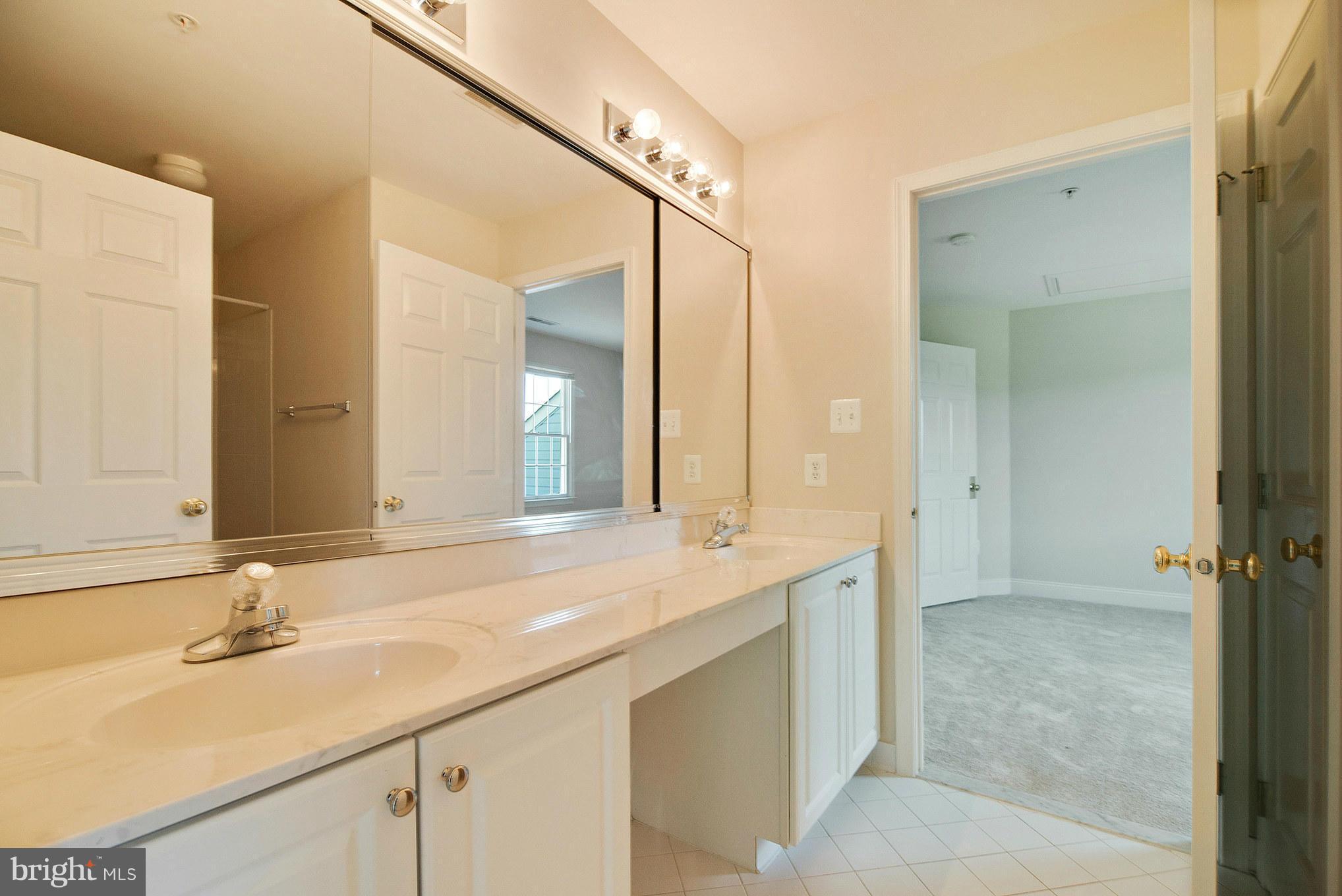 18308 Tapwood Road Boyds, MD 20841 - Photo 18 of 23 Buddy Bath between #2 & #3