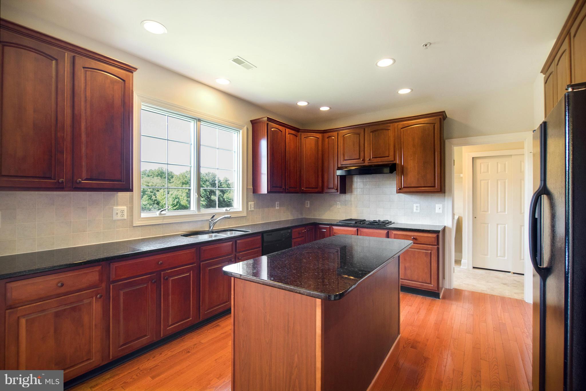 18308 Tapwood Road Boyds, MD 20841 - Photo 10 of 23 Kitchen