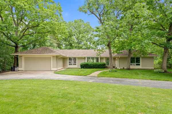 $875,000 | 1355 Woodland Lane, Riverwoods, IL 60015