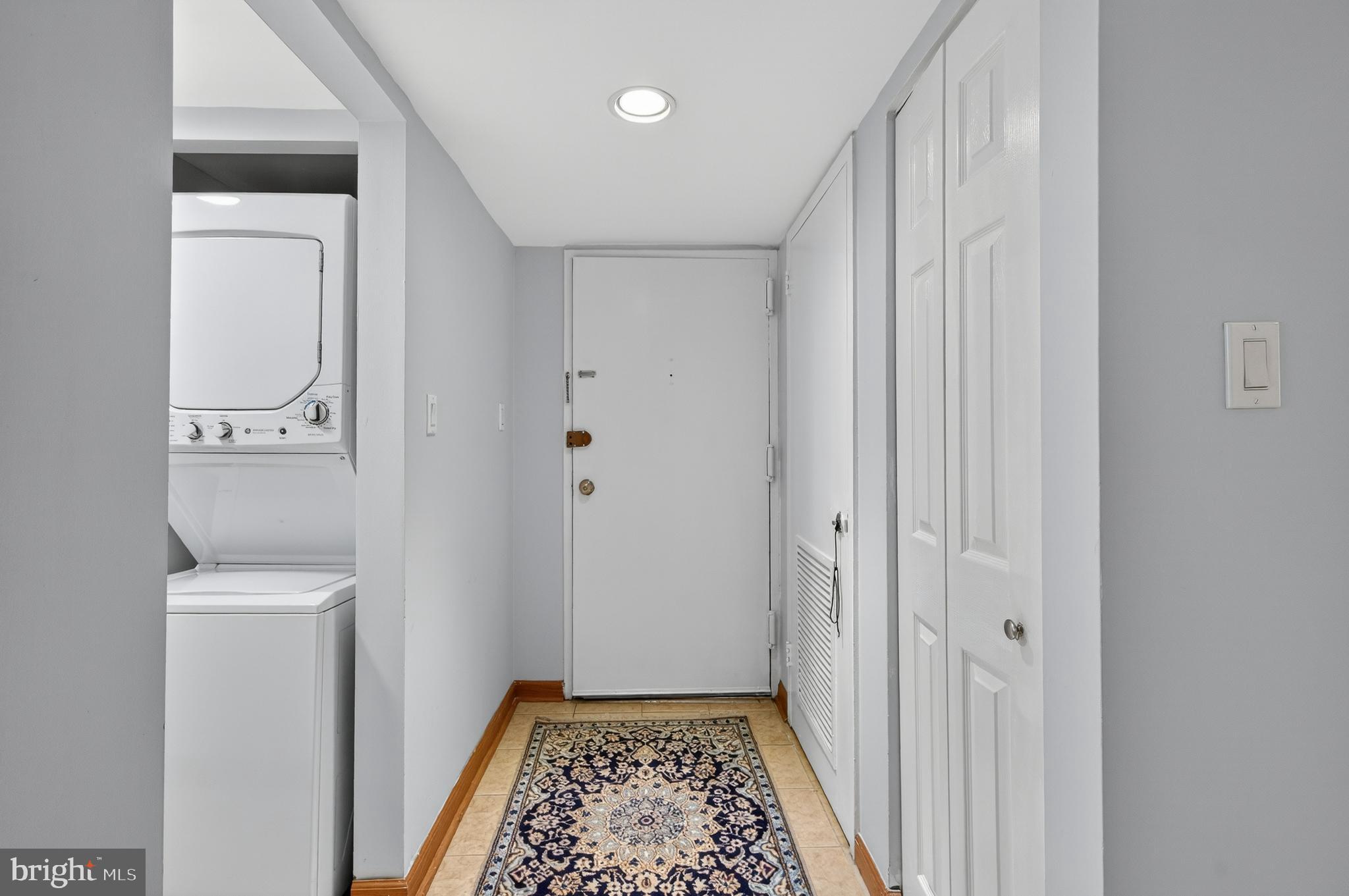 1536 Northgate Square, Unit 21 Reston, VA 20190 - Photo 22 of 50 a bathroom with a toilet and a shower