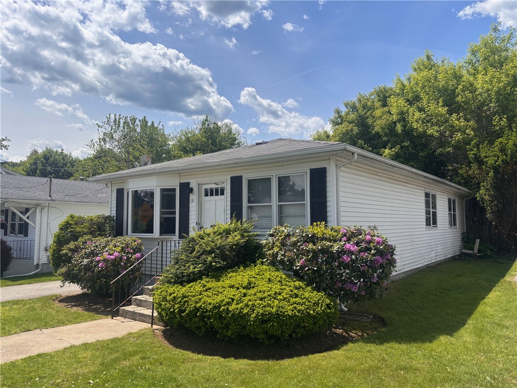 31 Compton Street Providence, RI 02908 - Photo 3 of 17