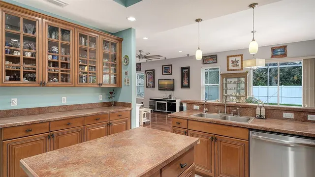 $715,000 | 6659 38th Lane East, Sarasota, FL 34243