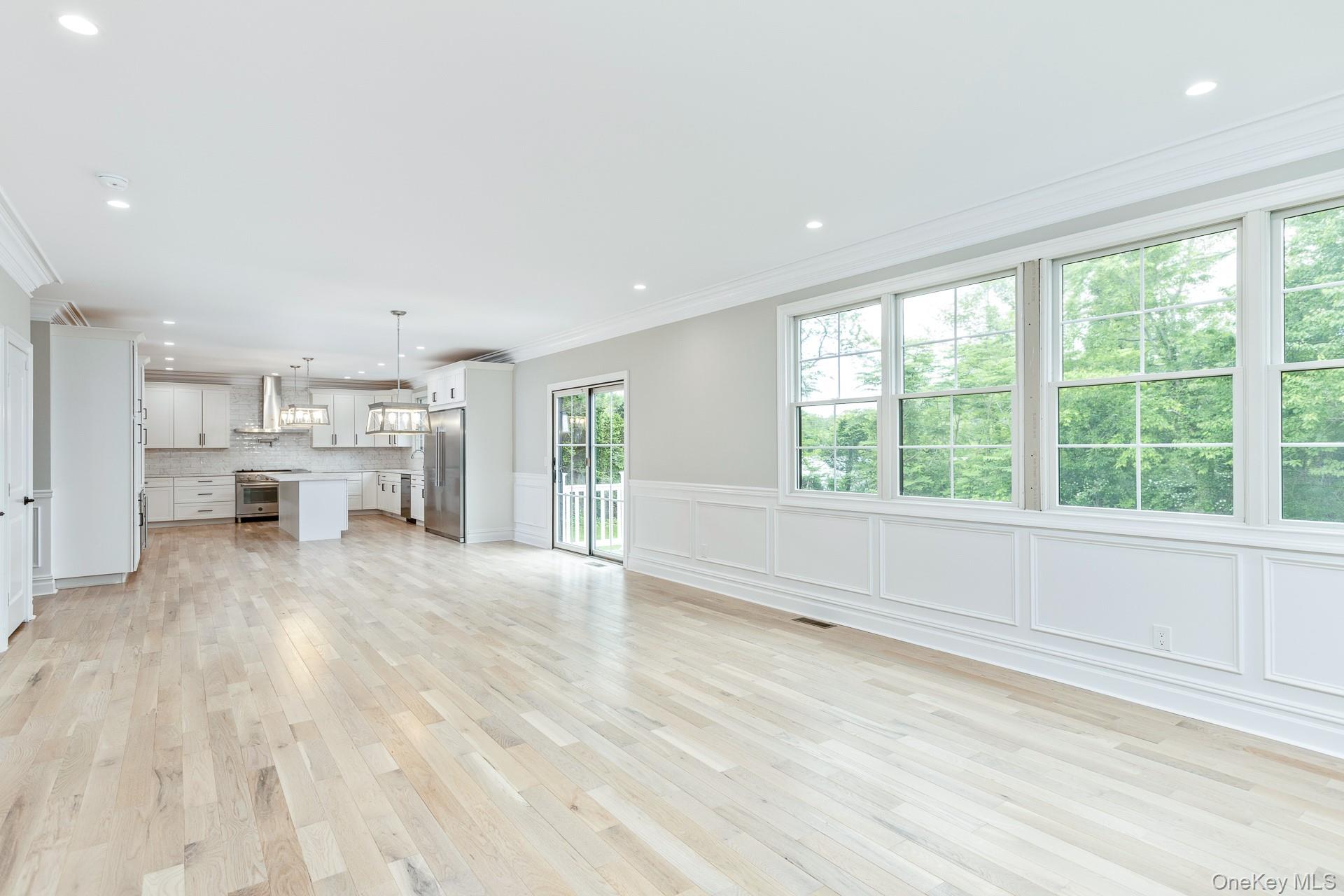 223 Town Line Road Commack, NY 11731 - Photo 15 of 36