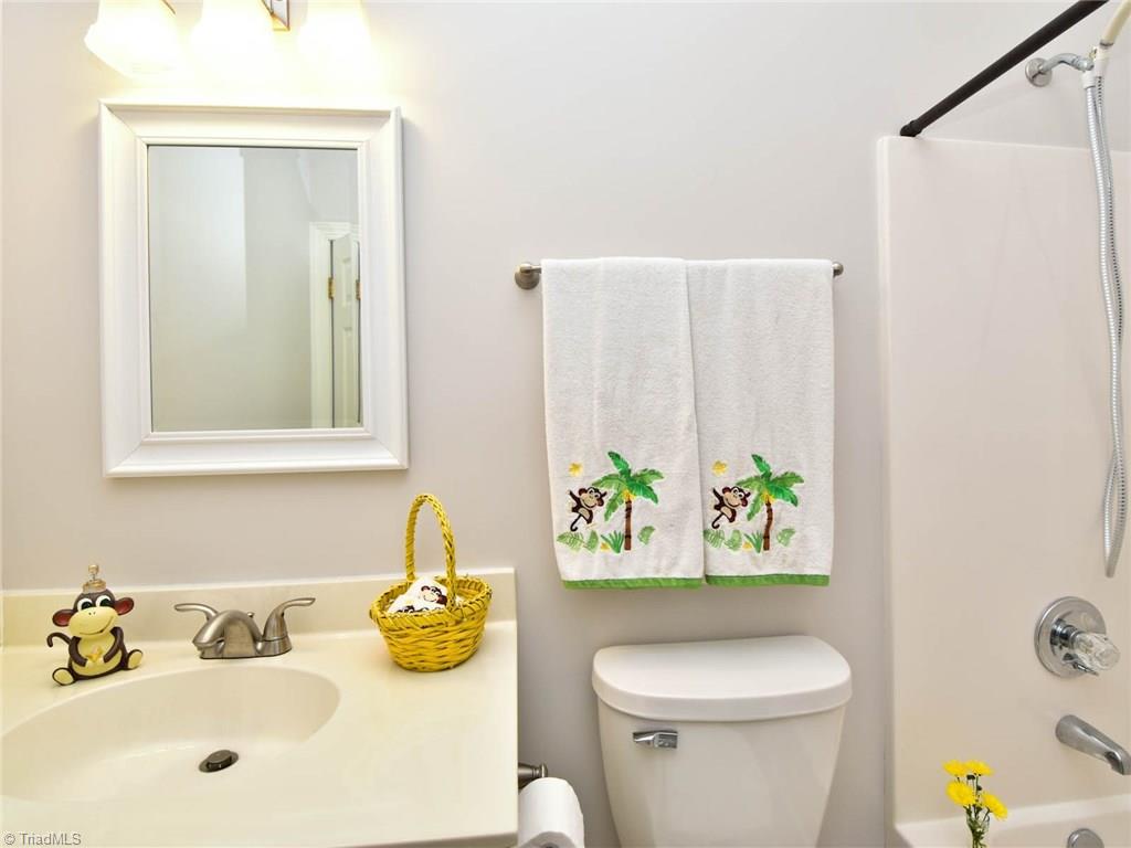 3111 Sedgefield Gate Road Greensboro, NC 27407 - Photo 5 of 26 Gallery Image 5