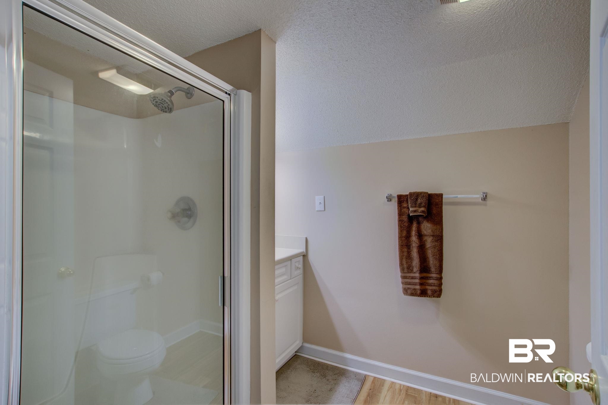 21871 Cedar Lane Silverhill, AL 36576 - Photo 30 of 39 Upstairs Bathroom
