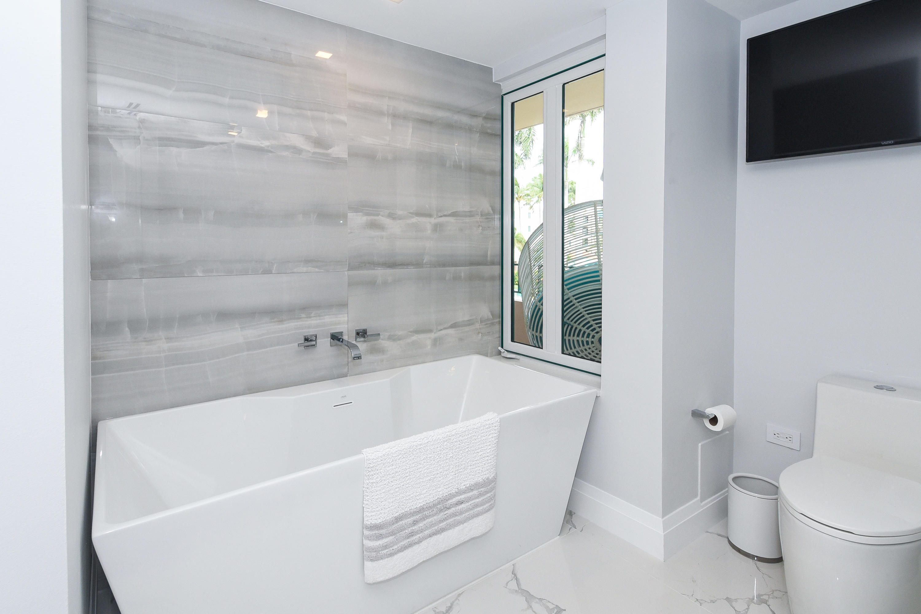120 Southeast 5th Avenue Boca Raton, FL 33432 - Photo 17 of 33 Master Bath