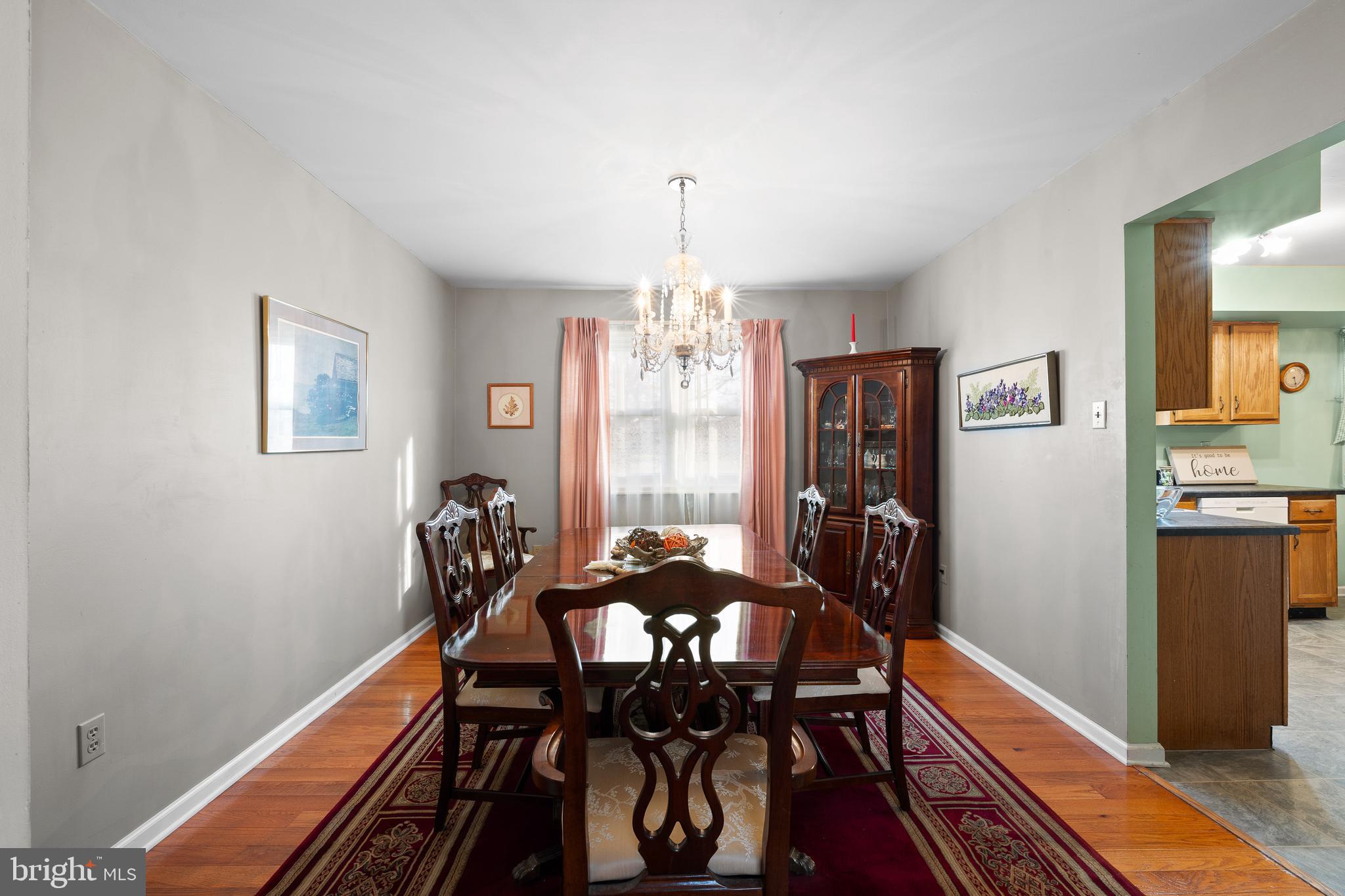 829 Alexander Drive Hatfield, PA 19440 - Photo 9 of 28 a dining room with furniture and window