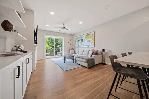 $599,000 | 1 Revolution Way, Unit 104, Canton, MA 02021