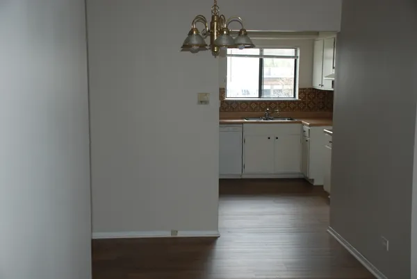 $1,850 | 1779 Rand Road, Unit 3B, Des Plaines, IL 60016
