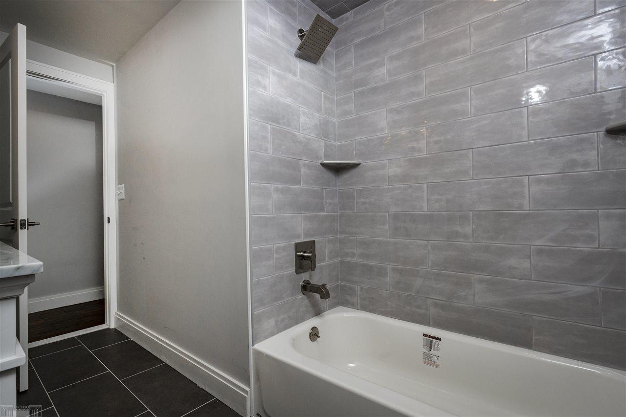 1083 Canterbury Road Grosse Pointe Woods, MI 48236 - Photo 24 of 38