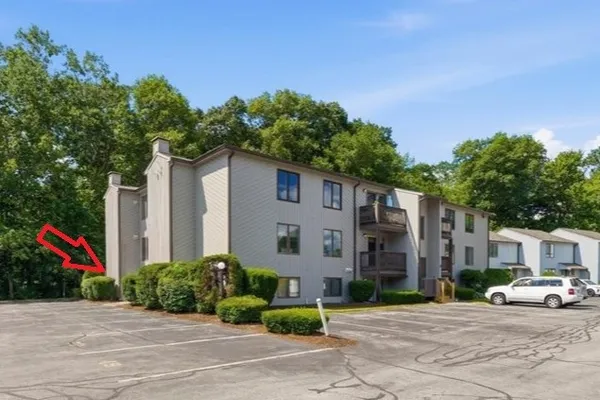 $219,999 | 41 Kristee Circle, West Warwick, RI 02893