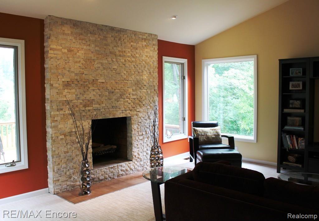 315 Rose Brier Drive Rochester Hills, MI 48309 - Photo 11 of 68