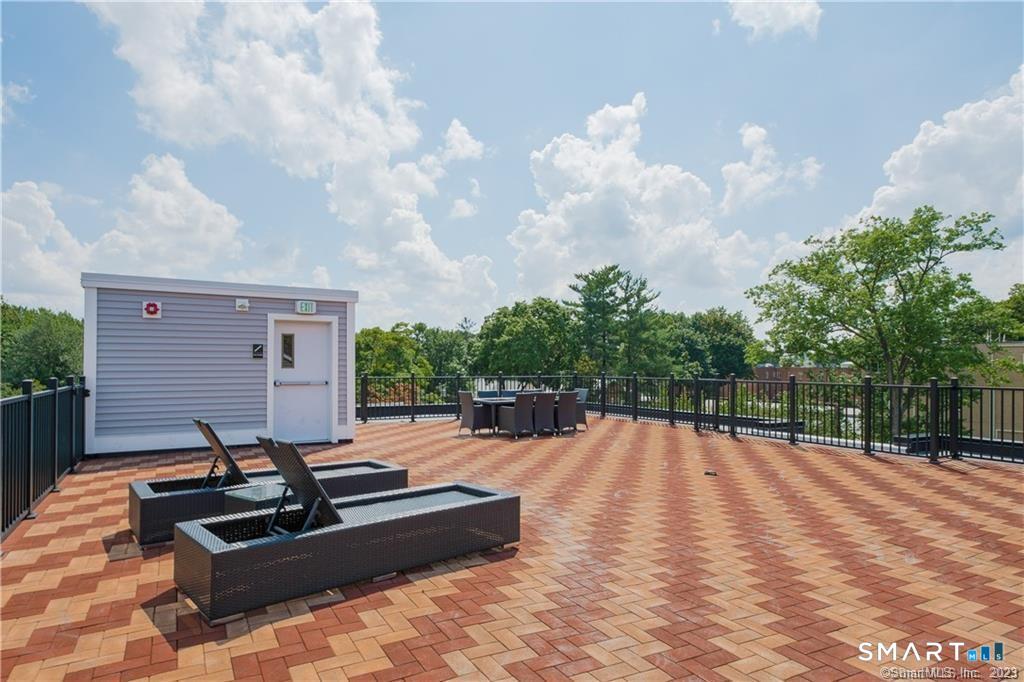 2 Bishop Road, Unit 201 West Hartford, CT 06119 - Photo 25 of 26