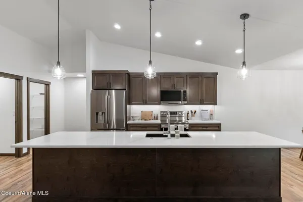 $519,900 | 2 East Valley Street South, Oldtown, ID 83822