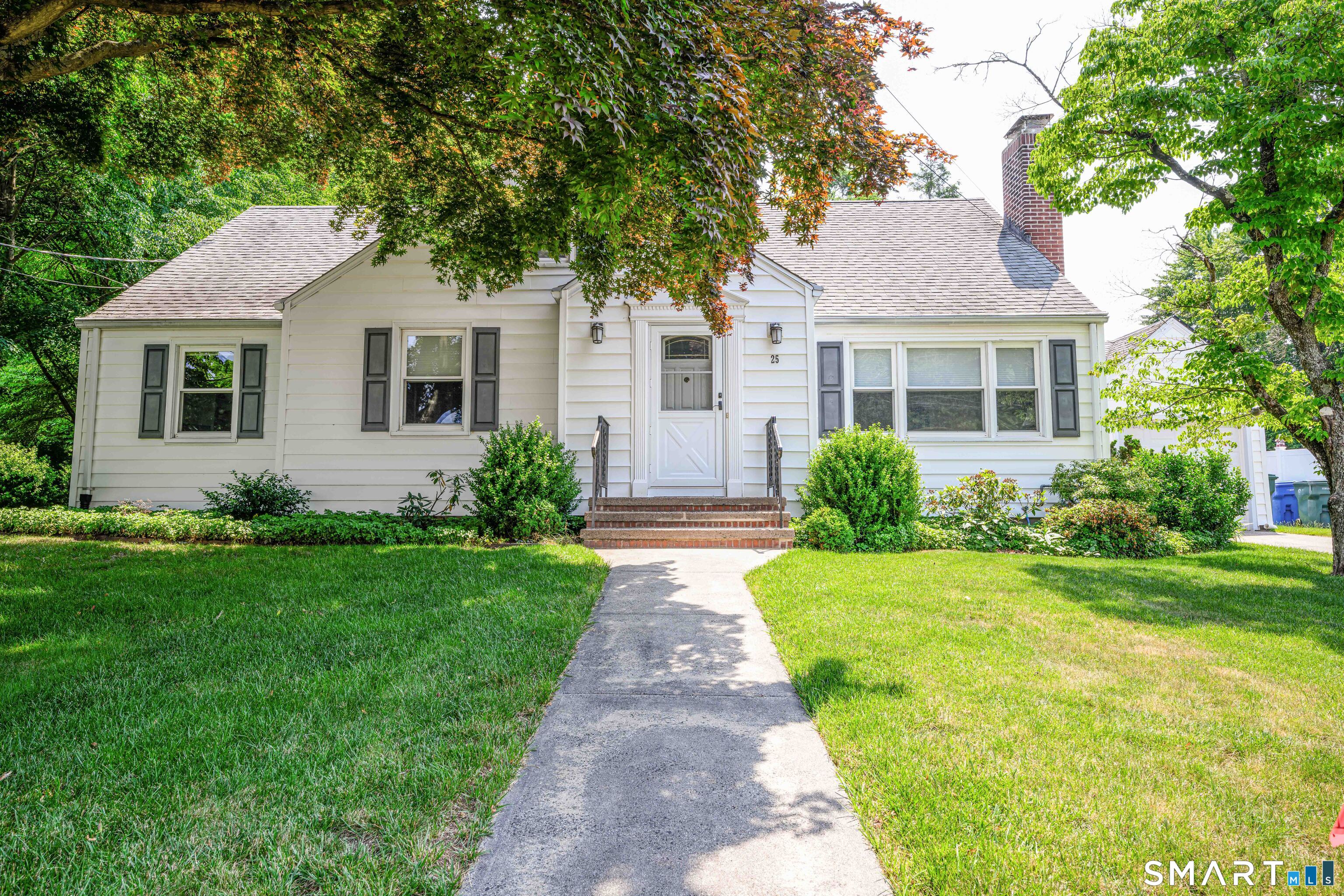 25 Wright Lane Hamden, CT 06517 - Photo 1 of 38 Welcome to 25 Wright Lane!