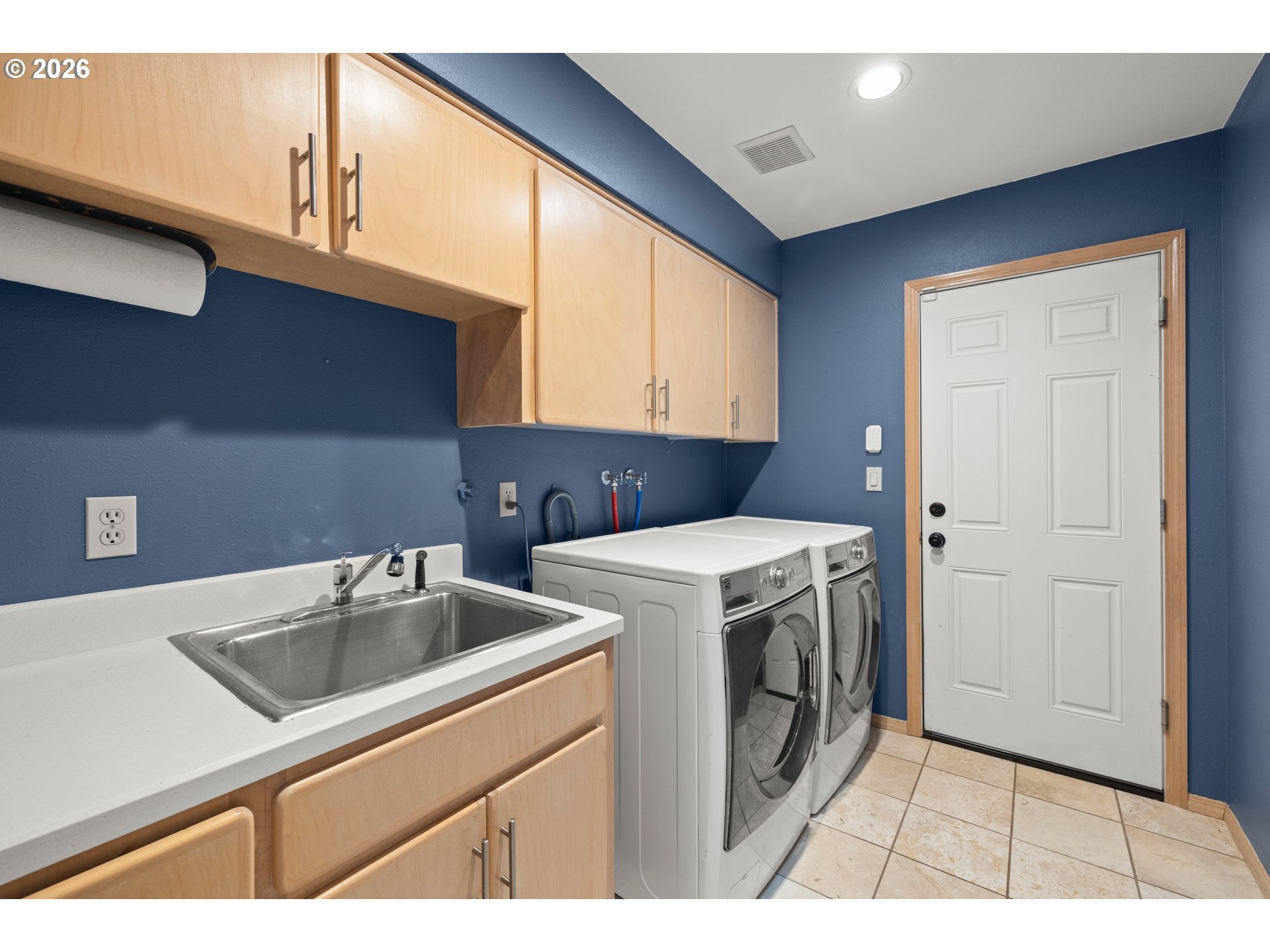 12116 Southwest Lesser Road Portland, OR 97219 - Photo 32 of 48 Gallery Image 32