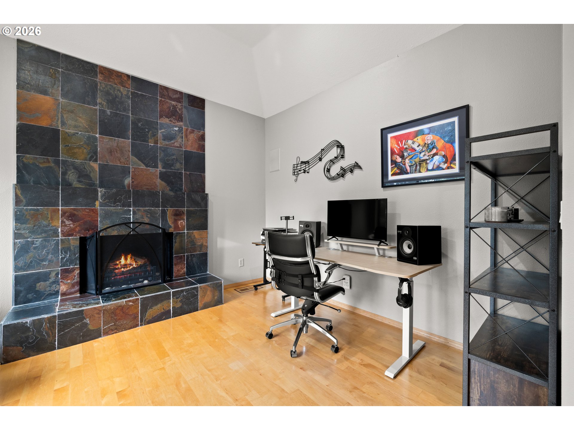 12116 Southwest Lesser Road Portland, OR 97219 - Photo 9 of 48 Gallery Image 9