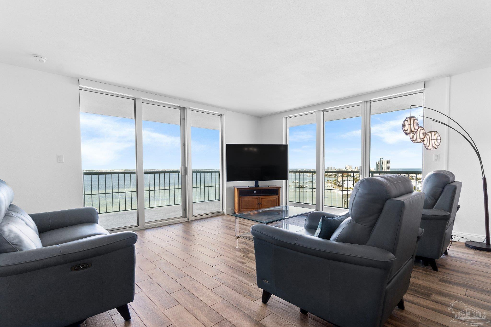 1200 FORT PICKENS RD Unit 9E