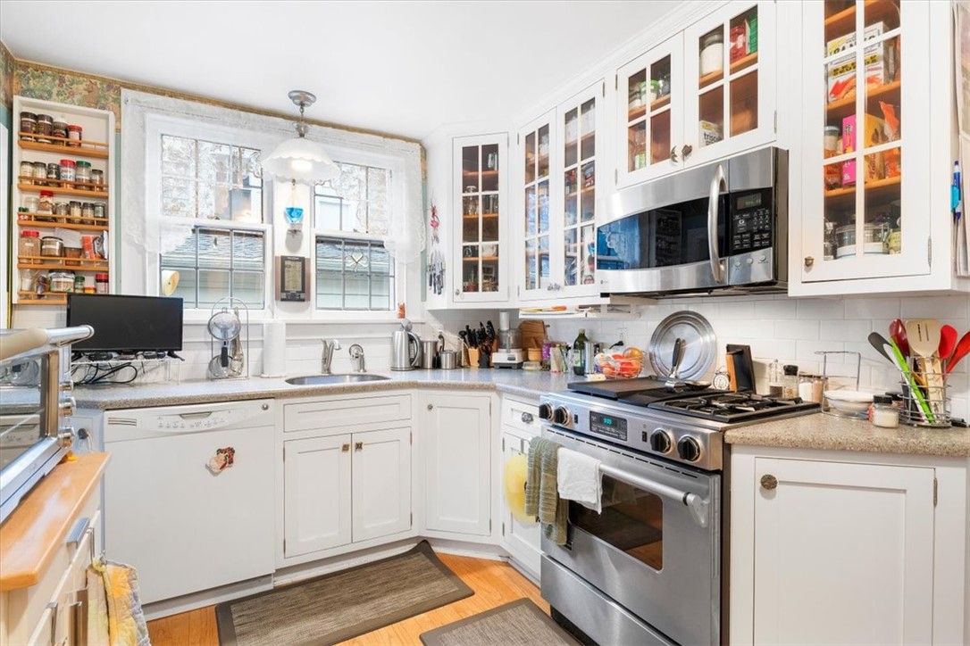 95 Castlebar Road Rochester, NY 14610 - Photo 9 of 18