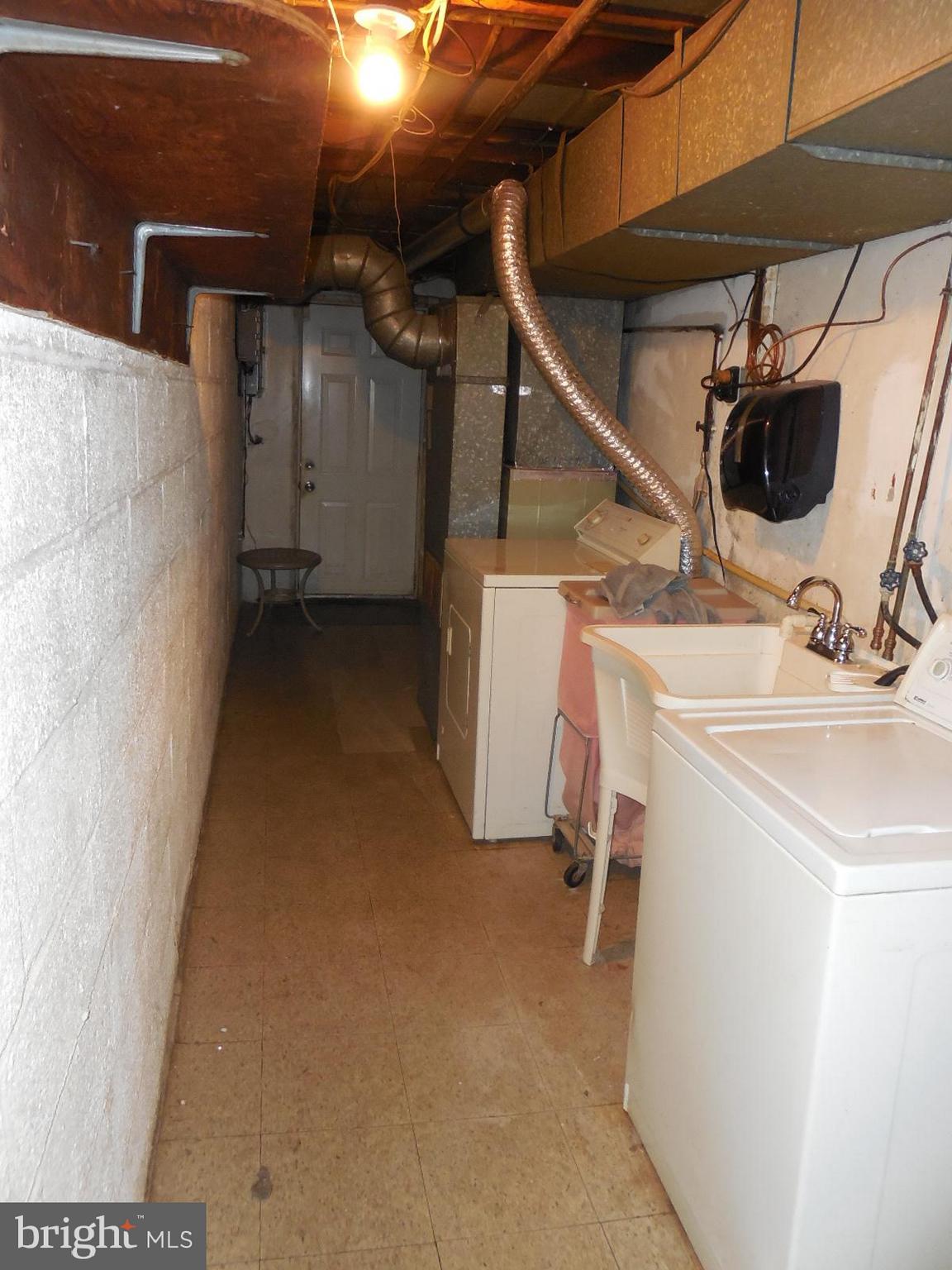 4064 West Ford Road Philadelphia, PA 19131 - Photo 16 of 17