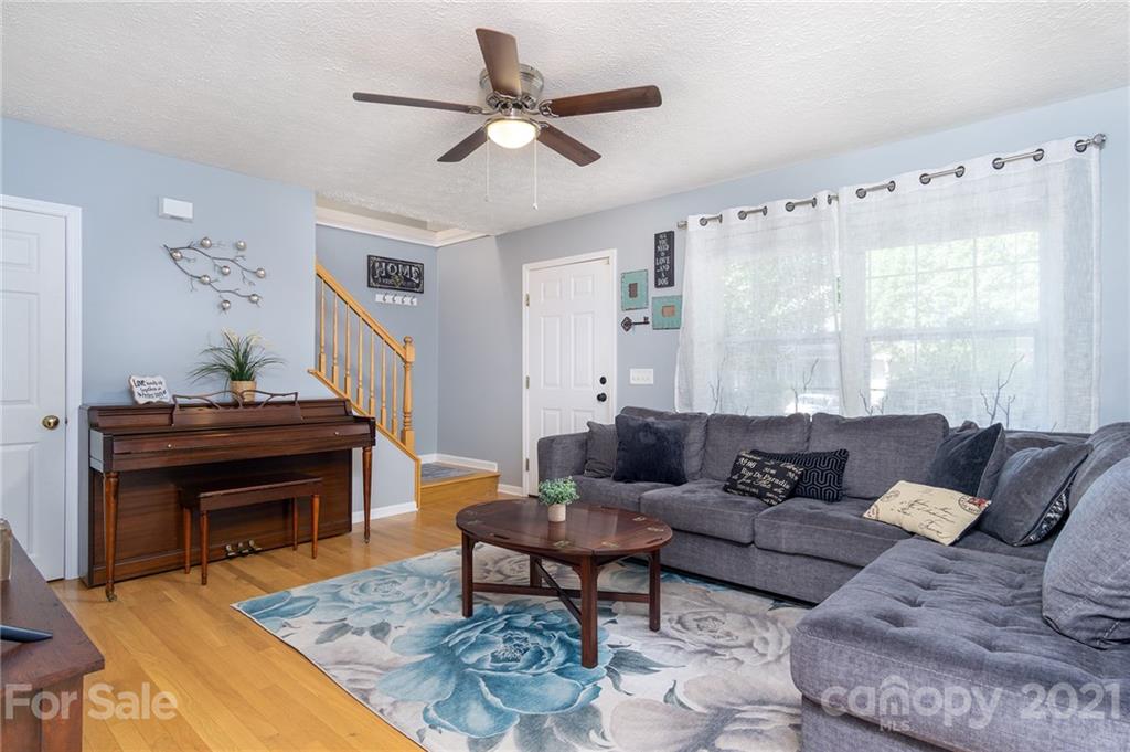 208 Pembrook Road, Unit 50 Swannanoa, NC 28778 - Photo 4 of 33 Gallery Image 4