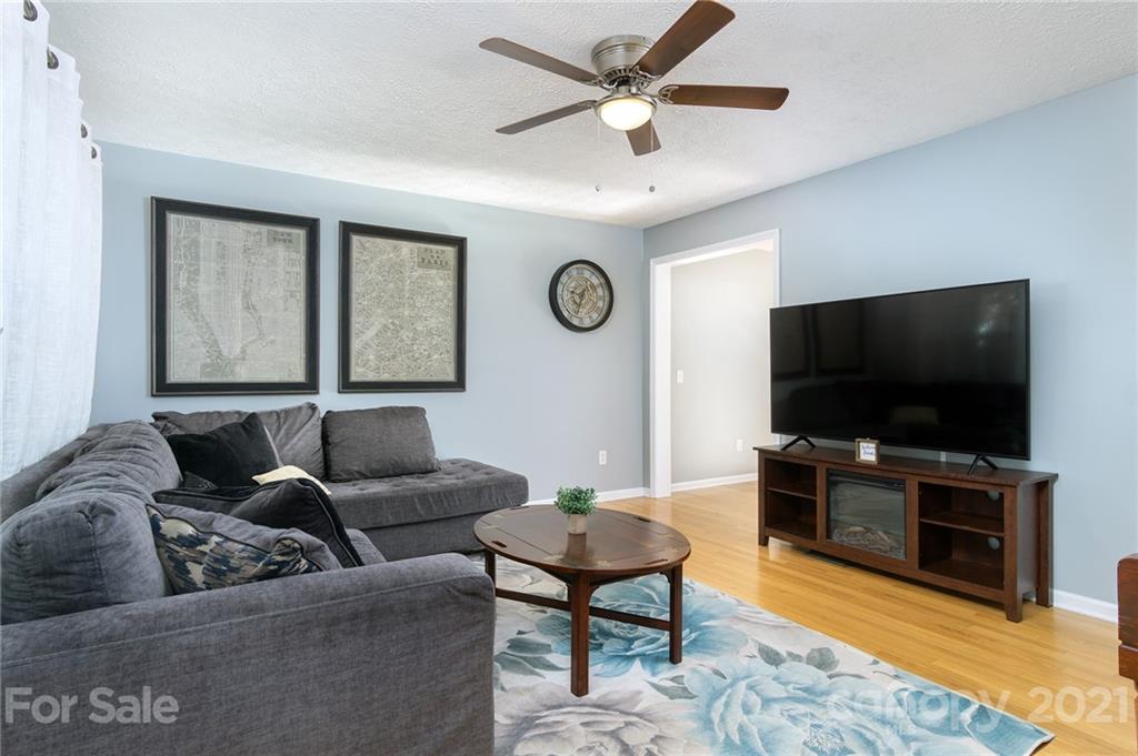 208 Pembrook Road, Unit 50 Swannanoa, NC 28778 - Photo 6 of 33 Gallery Image 6
