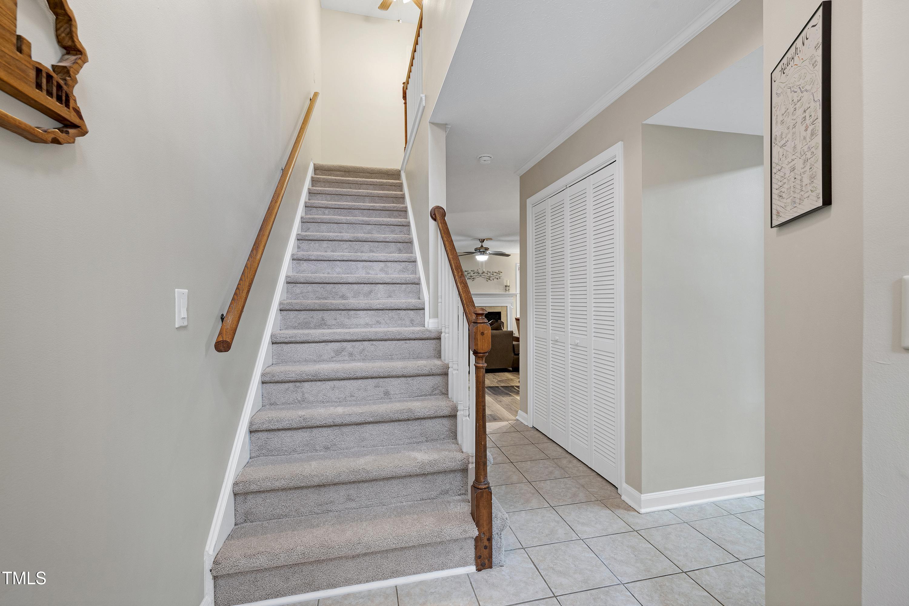 202 Oak Hollow Court Raleigh, NC 27613 - Photo 7 of 44 a view of entryway