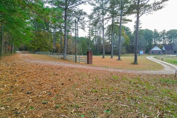 $899,000 | 525 Cooper Road, Loganville, GA 30052