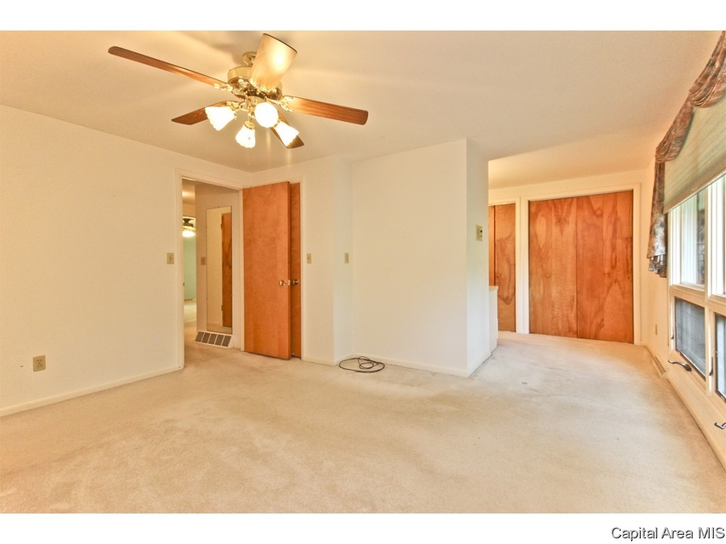 811 Kenyon Drive Springfield, IL 62704 - Photo 15 of 36 Gallery Image 15