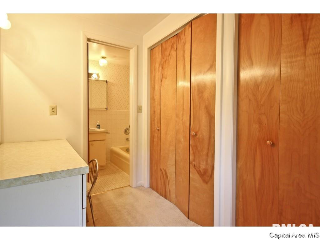 811 Kenyon Drive Springfield, IL 62704 - Photo 20 of 36 Gallery Image 20