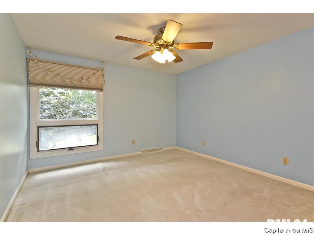 811 Kenyon Drive Springfield, IL 62704 - Photo 23 of 36 Gallery Image 23