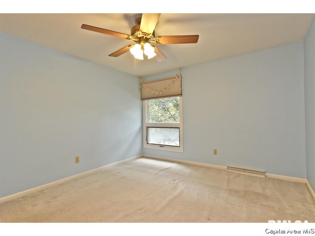 811 Kenyon Drive Springfield, IL 62704 - Photo 24 of 36 Gallery Image 24