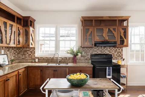 $400,000 | 102 Newell Avenue, Old Hickory, TN 37138