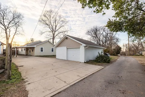 $400,000 | 102 Newell Avenue, Old Hickory, TN 37138