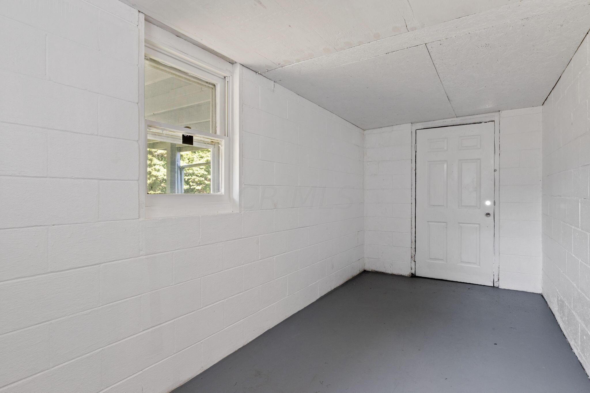 22195 Cliff Road Rockbridge, OH 43149 - Photo 40 of 66 LL Mud Room - 22195 Cliff Road, Rockbridge, OH 43149