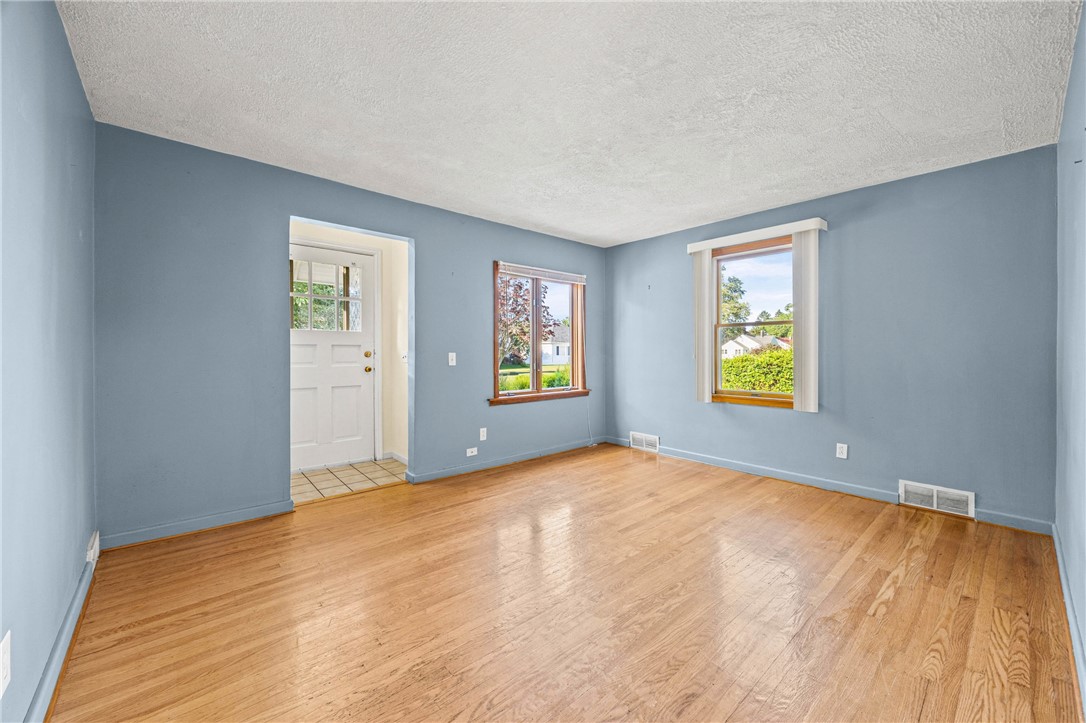 211 Heberle Road Irondequoit, NY 14609 - Photo 13 of 30