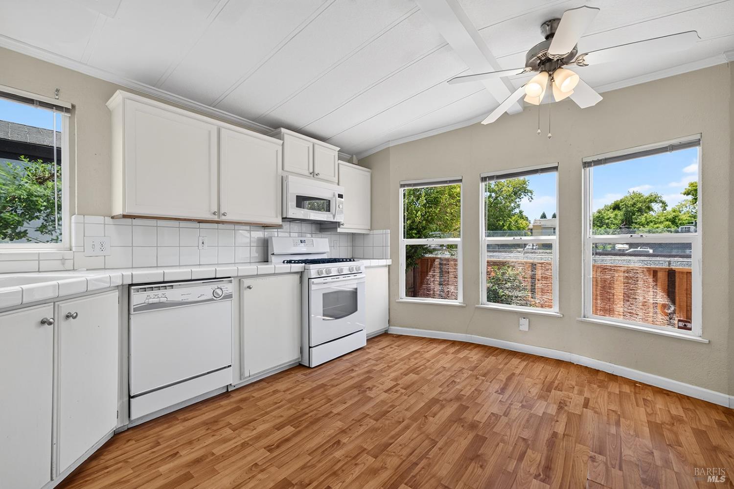 129 Walnut Circle Rohnert Park, CA 94928 - Photo 16 of 40