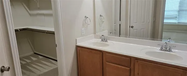 $2,300 | 2121 Kingsdale Court, McKinney, TX 75071